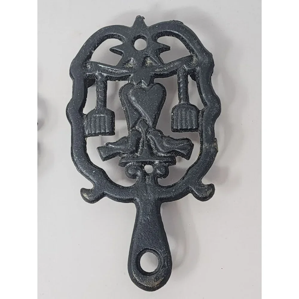 Vintage L.E.G.O. Made in Taiwan Cast Iron Trivet‎ Set With Heart & Vine Design